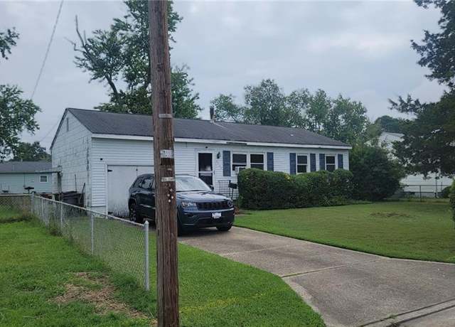 Property at 8506 Kennedy Dr, Hampton, VA 23605, 3 beds, 1 bath