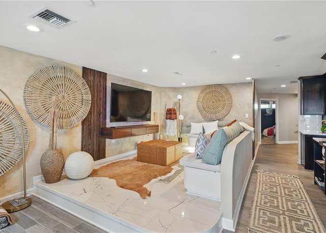 Property at 500 Winston Salem Ave #505, Virginia Beach, VA 23451, 4 beds, 3.5 baths