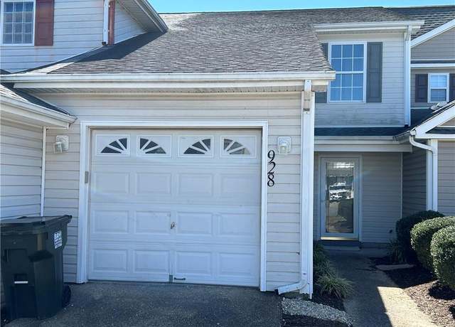 Property at 928 Pocahontas Ct, Smithfield, VA 23430, 3 beds, 2.5 baths
