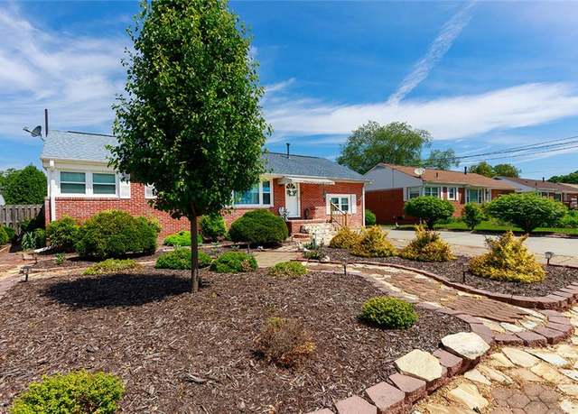 Property at 13 Eastlawn Dr, Hampton, VA 23664, 3 beds, 1 bath