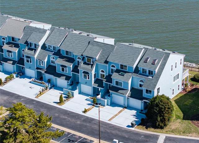 Property at 9504 Bay Front Dr, Norfolk, VA 23518, 3 beds, 2.5 baths