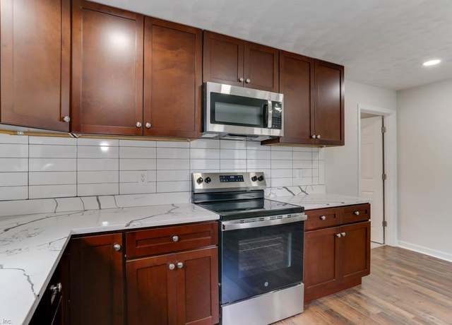 Property at 208 George Washington Hwy N, Chesapeake, VA 23323, 3 beds, 2 baths