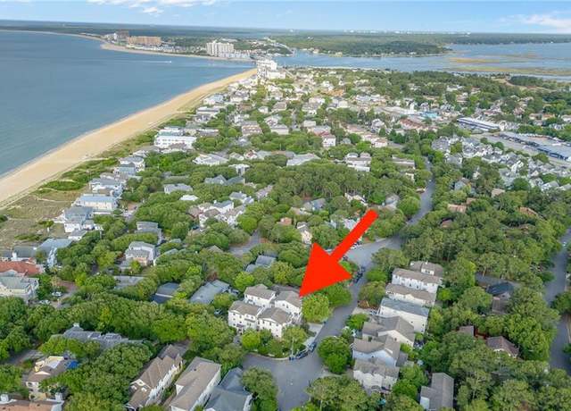 Property at 3964 W Stratford Rd, Virginia Beach, VA 23455, 4 beds, 3.5 baths