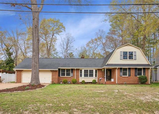 Property at 900 York Warwick Dr, Yorktown, VA 23692, 4 beds, 3 baths