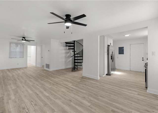 Property at 23 Linden Ave, Portsmouth, VA 23704, 3 beds, 2 baths
