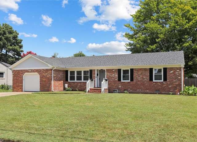 Property at 512 Spinnaker Rd, Newport News, VA 23602, 3 beds, 1.5 baths