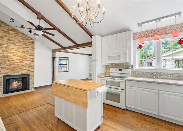 Property at 318 Hearthstone Way, Newport News, VA 23608, 3 beds, 2 baths