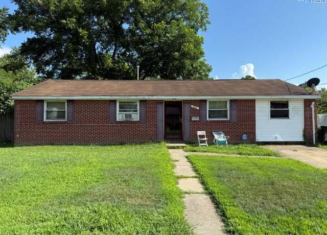 Property at 1404 Brackin Ct, Hampton, VA 23663, 4 beds, 1 bath