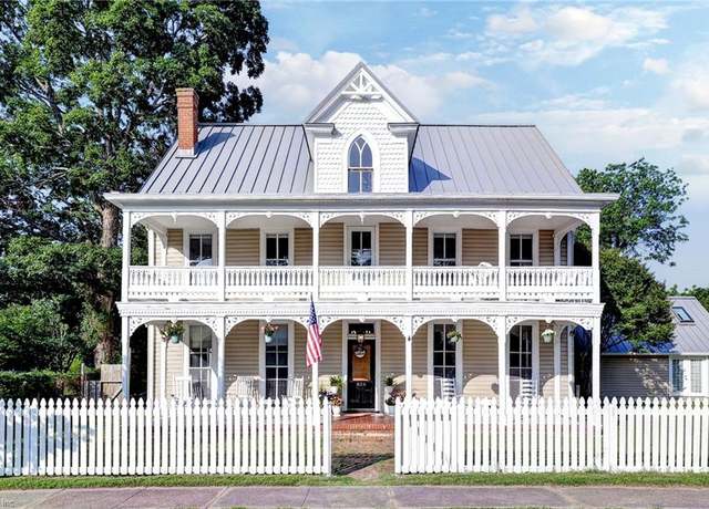 Property at 826 Lee St, West Point, VA 23181, 5 beds, 4 baths