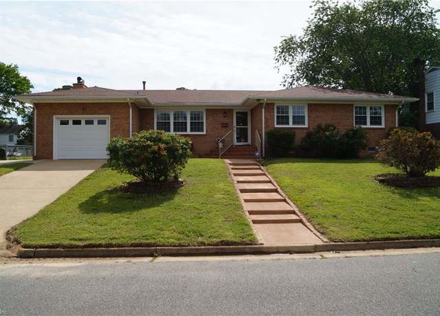 Property at 9 Chowning Dr, Hampton, VA 23664, 3 beds, 2 baths