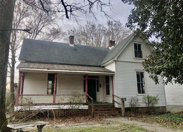Property at 310 Bogart St, Franklin, VA 23851, 3 beds, 1 bath