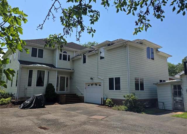 Property at 4498 Hermitage Ln, Gloucester, VA 23061, 3 beds, 2.5 baths