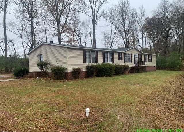 Property at 105 Chambliss Rd, Emporia, VA 23847, 3 beds, 3.5 baths