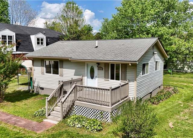 Property at 121 New St, Waverly, VA 23890, 2 beds, 1 bath