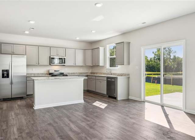 Property at 3029 Dalton Cir, Suffolk, VA 23435, 4 beds, 2.5 baths