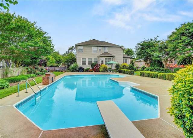 Property at 5303 Doral Woods Ct, Suffolk, VA 23435, 5 beds, 3 baths