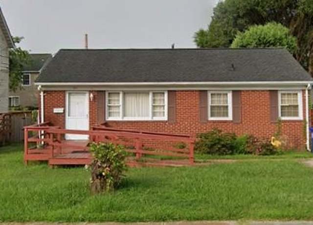 Property at 211 Maple Ave, Newport News, VA 23607, 3 beds, 3 baths