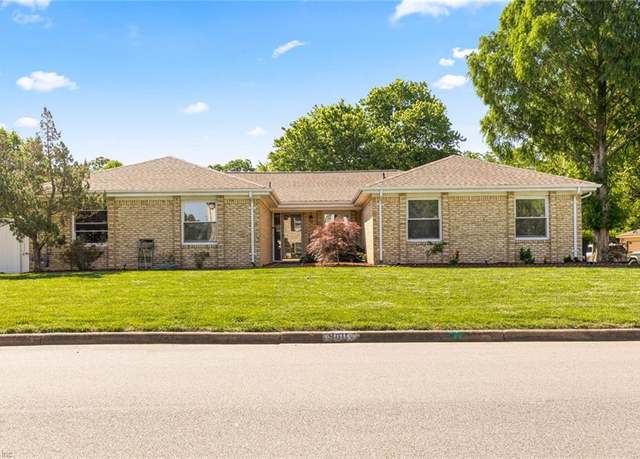 Property at 900 Commodore Dr, Virginia Beach, VA 23454, 4 beds, 2.5 baths