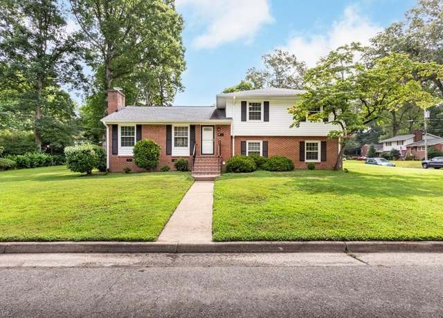 Property at 4 Royall Pl, Newport News, VA 23606, 3 beds, 3 baths