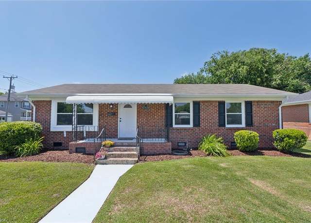 Property at 2406 Effingham St, Portsmouth, VA 23704, 3 beds, 2 baths