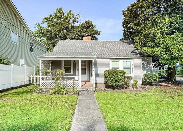 Property at 1212 Mediterranean Ave, Virginia Beach, VA 23451, 4 beds, 2 baths
