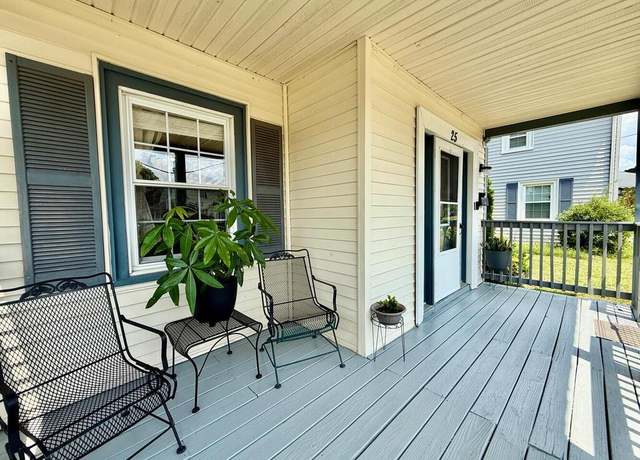 Property at 25 Aylwin Rd, Portsmouth, VA 23702, 4 beds, 1.5 baths