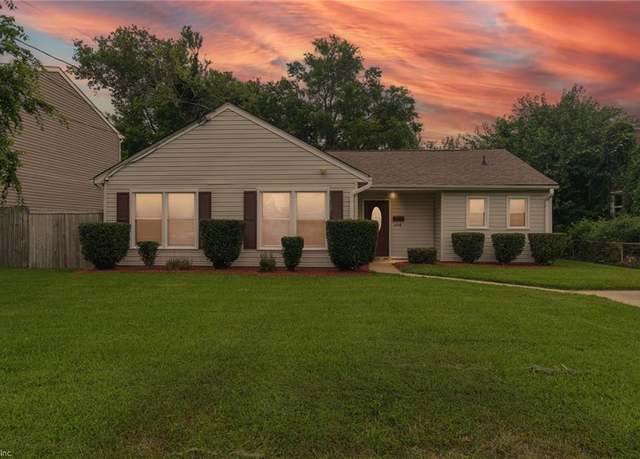 Property at 604 Newport News Ave, Hampton, VA 23669, 3 beds, 2 baths