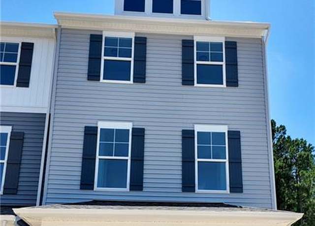 Property at 2006 Stanford Ln, Newport News, VA 23608, 3 beds, 3 baths