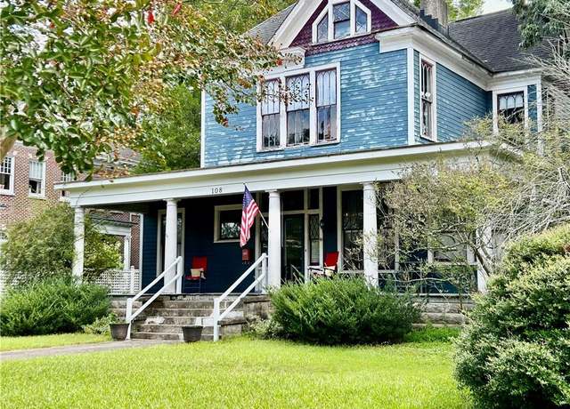 Property at 108 S Broad St, Suffolk, VA 23434, 6 beds, 2 baths