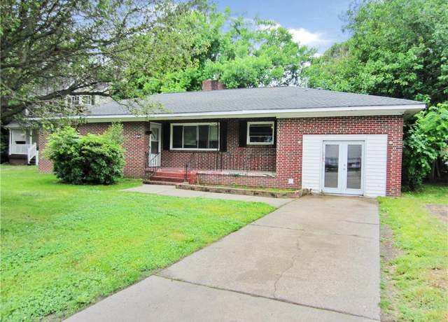Property at 2506 Oak St, Portsmouth, VA 23704, 3 beds, 1.5 baths