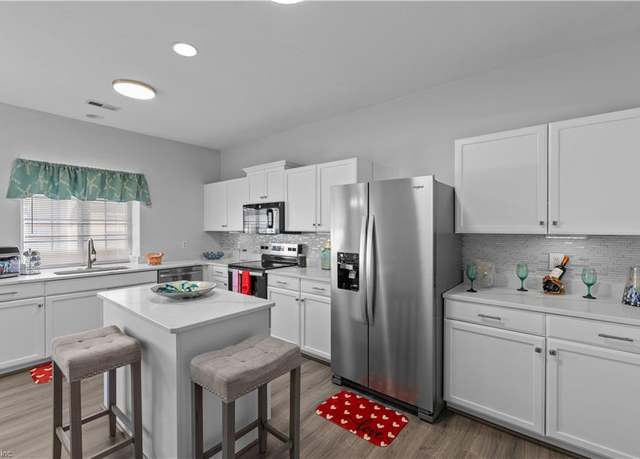Property at 2062 Nicklaus Dr, Suffolk, VA 23435, 3 beds, 2.5 baths