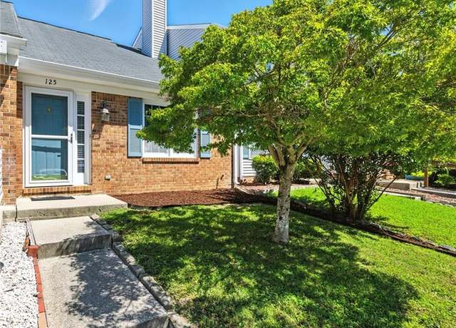 Property at 125 Briarwood Pl, Yorktown, VA 23692, 2 beds, 2 baths