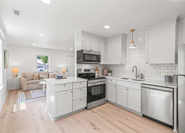 Property at 118 Peachtree Ln, Hampton, VA 23669, 4 beds, 1 bath