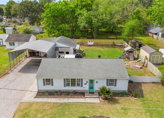 Property at 13923 White Oak Dr, Lanexa, VA 23089, 3 beds, 2 baths
