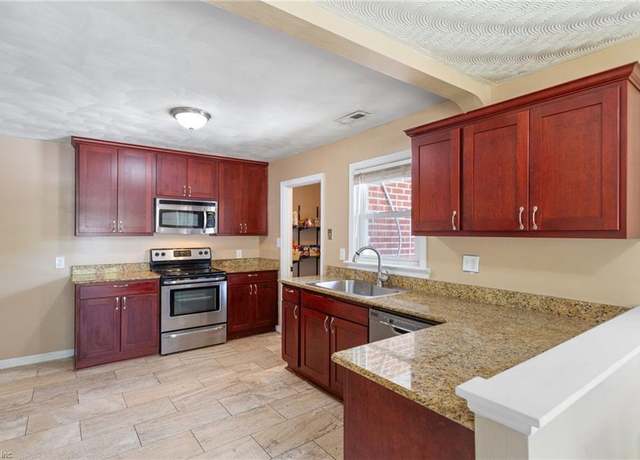 Property at 2811 Mapleton Ave, Norfolk, VA 23504, 3 beds, 2 baths