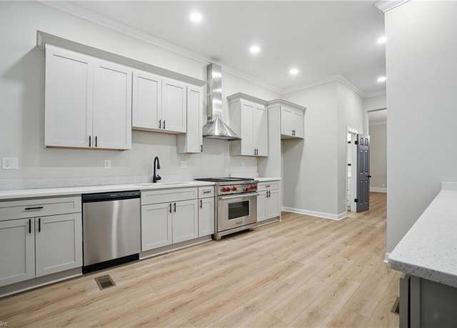Property at 608 Westover Ave, Norfolk, VA 23507, 5 beds, 2.5 baths