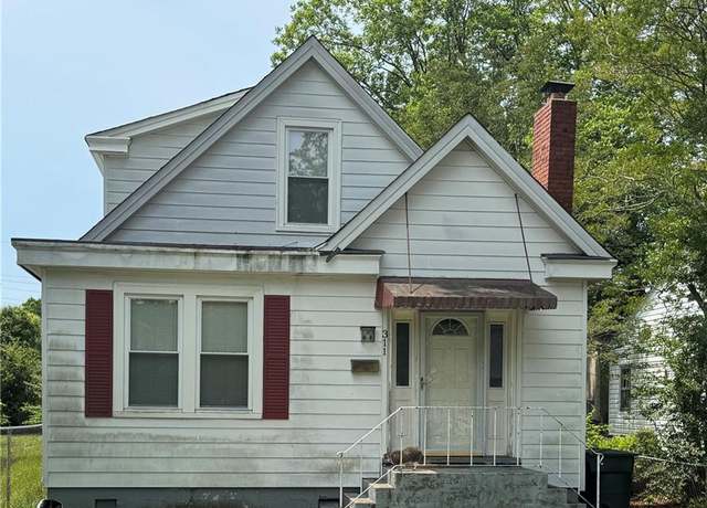 Property at 311 Hollywood Ave, Hampton, VA 23661, 4 beds, 2 baths