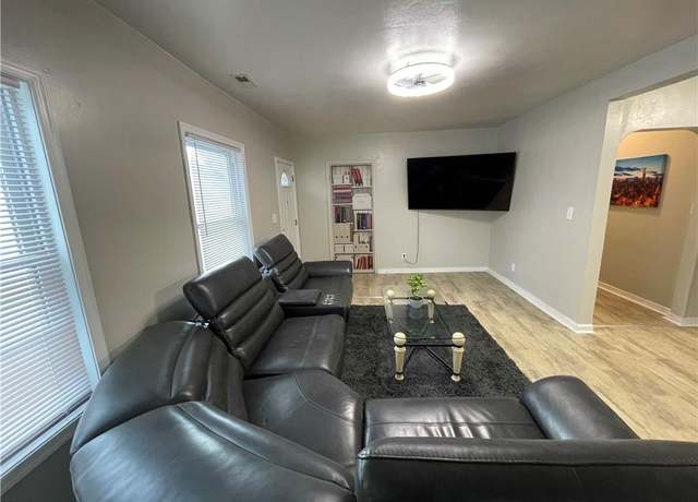 Property at 220 Chesterfield Rd, Hampton, VA 23661, 4 beds, 2 baths