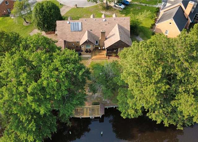Property at 802 Heritage Point Ct, Chesapeake, VA 23322, 4 beds, 2.5 baths