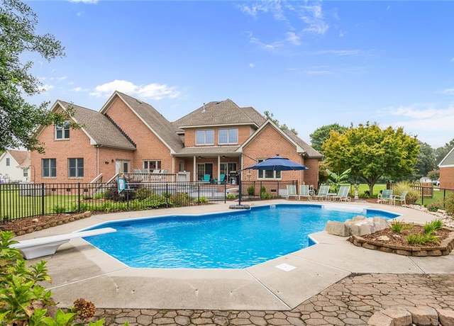 Property at 136 Brittany Ln, Suffolk, VA 23435, 4 beds, 3.5 baths