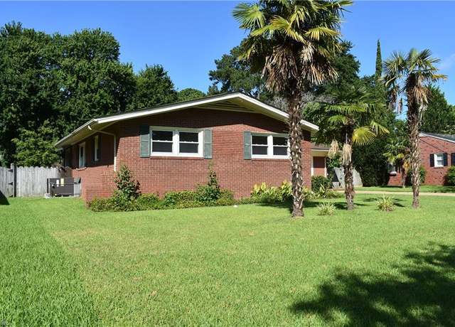 Property at 216 Charlotte Dr, Portsmouth, VA 23701, 3 beds, 1.5 baths