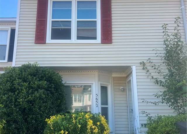 Property at 5652 Picadilly Ln, Portsmouth, VA 23703, 2 beds, 1.5 baths