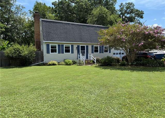 Property at 1206 Peachtree Dr, Suffolk, VA 23434, 3 beds, 1.5 baths