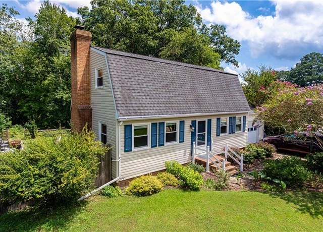 Property at 1206 Peachtree Dr, Suffolk, VA 23434, 3 beds, 1.5 baths