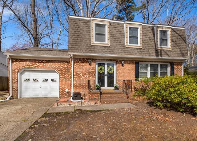 Property at 271 Batson Dr, Newport News, VA 23602, 4 beds, 2.5 baths