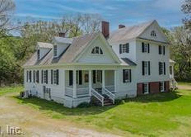 Property at 525 Main St, Mathews, VA 23109, 6 beds, 2.5 baths