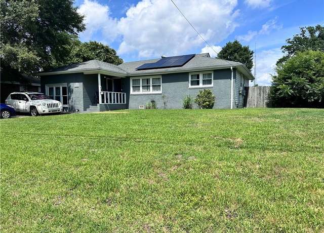 Property at 1309 Boxwood Dr, Chesapeake, VA 23323, 4 beds, 2 baths