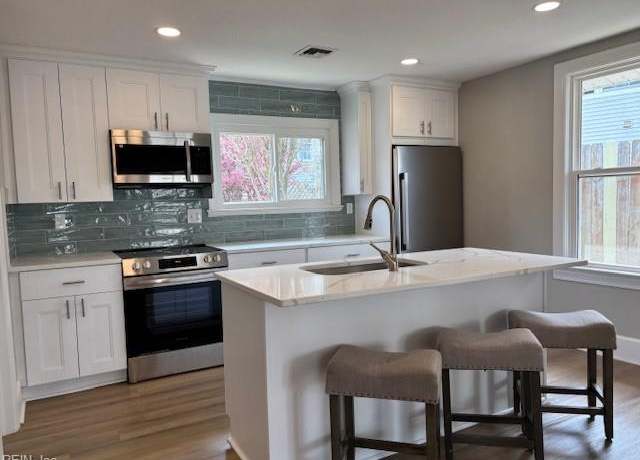 Property at 913 B St, Virginia Beach, VA 23451, 3 beds, 2 baths