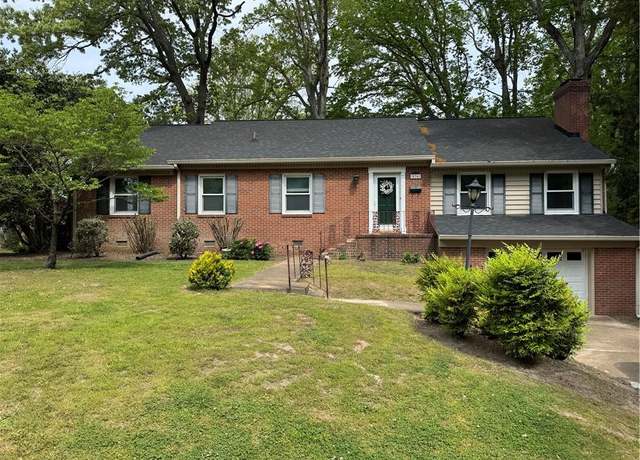 Property at 536 Hallmark Dr, Newport News, VA 23606, 3 beds, 2 baths