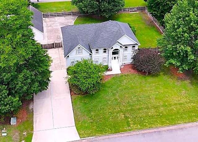 Property at 1304 Glen Burnie Ct, Virginia Beach, VA 23454, 4 beds, 3 baths
